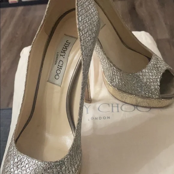 Jimmy Choo champagne peep toe pumps size 37 or 7 - Picture 2 of 4